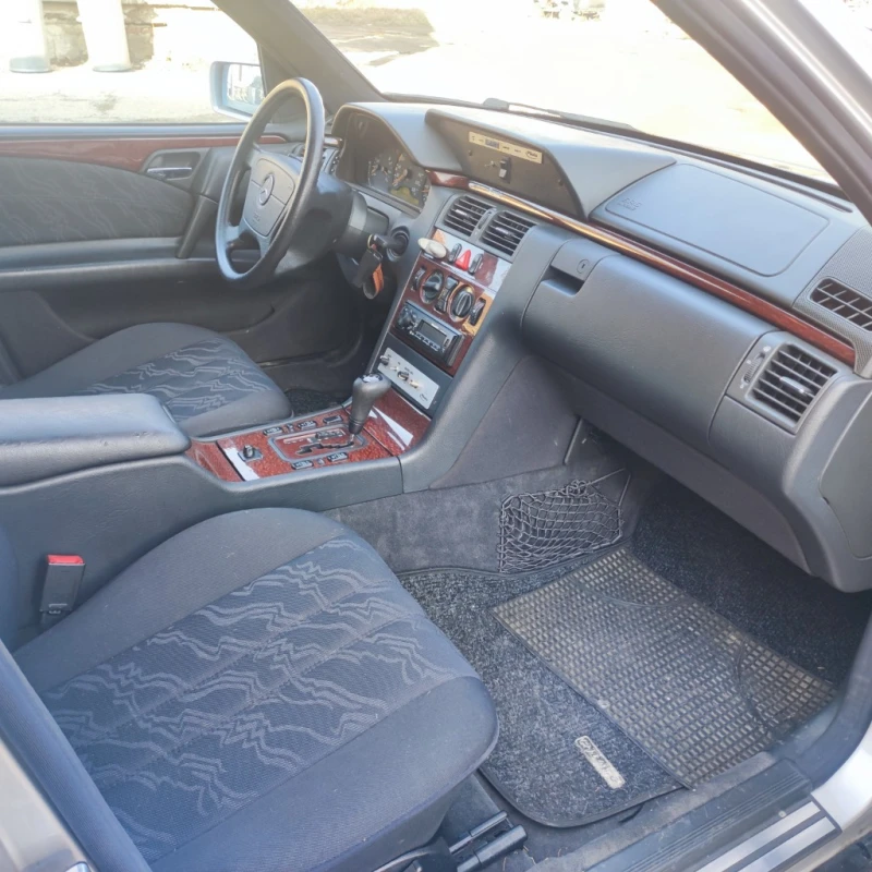 Mercedes-Benz E 290 Pilato medio, снимка 8 - Автомобили и джипове - 52743423