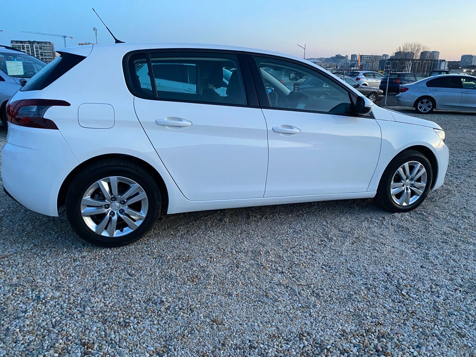 Peugeot 308 1, 5 36хил, NEW LINE  - изображение 5