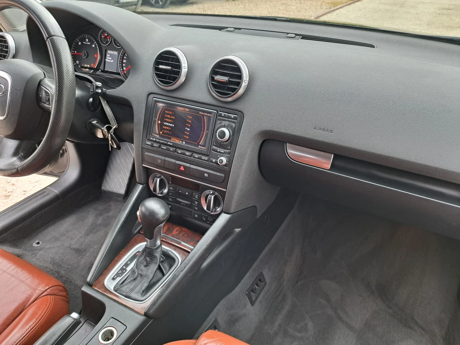 Audi A3 Нов Денфер - изображение 9