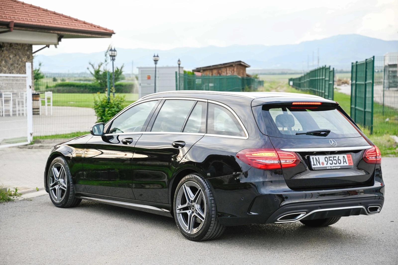 Mercedes-Benz C 220 d* AMG-Line* 9G-tronic* LED* Камера* ПАНОРАМА - изображение 7