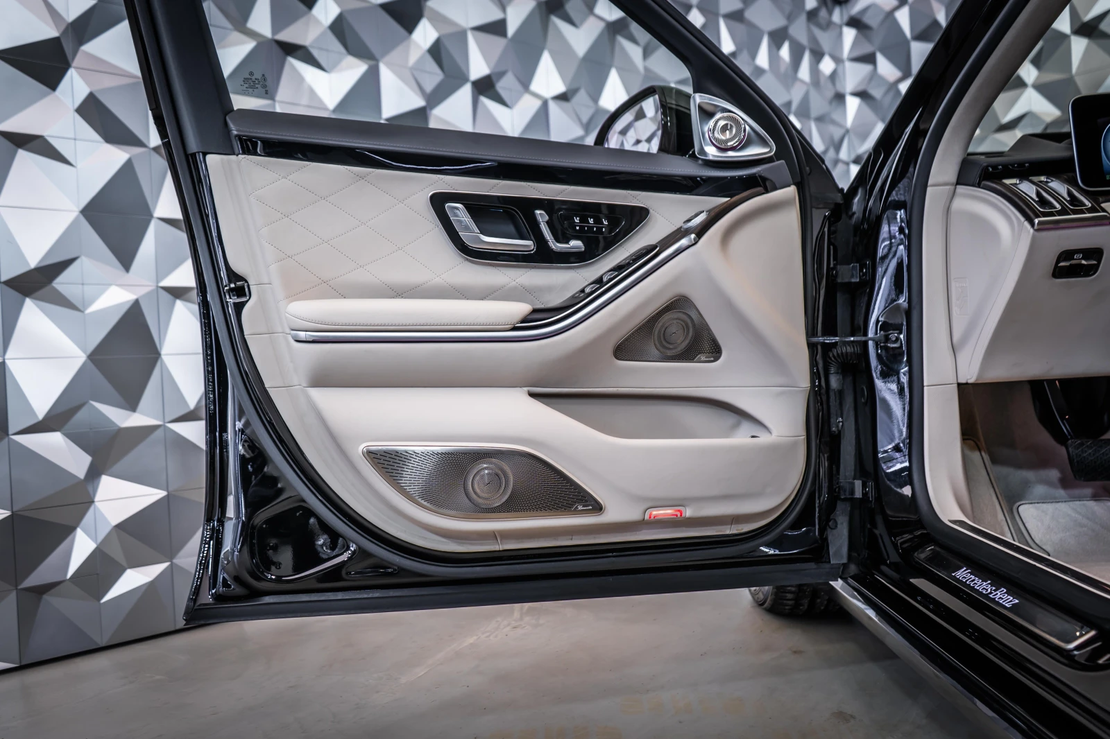 Mercedes-Benz S 580 e 4M L * FirstCl* Burm* Pano* Headup - изображение 7