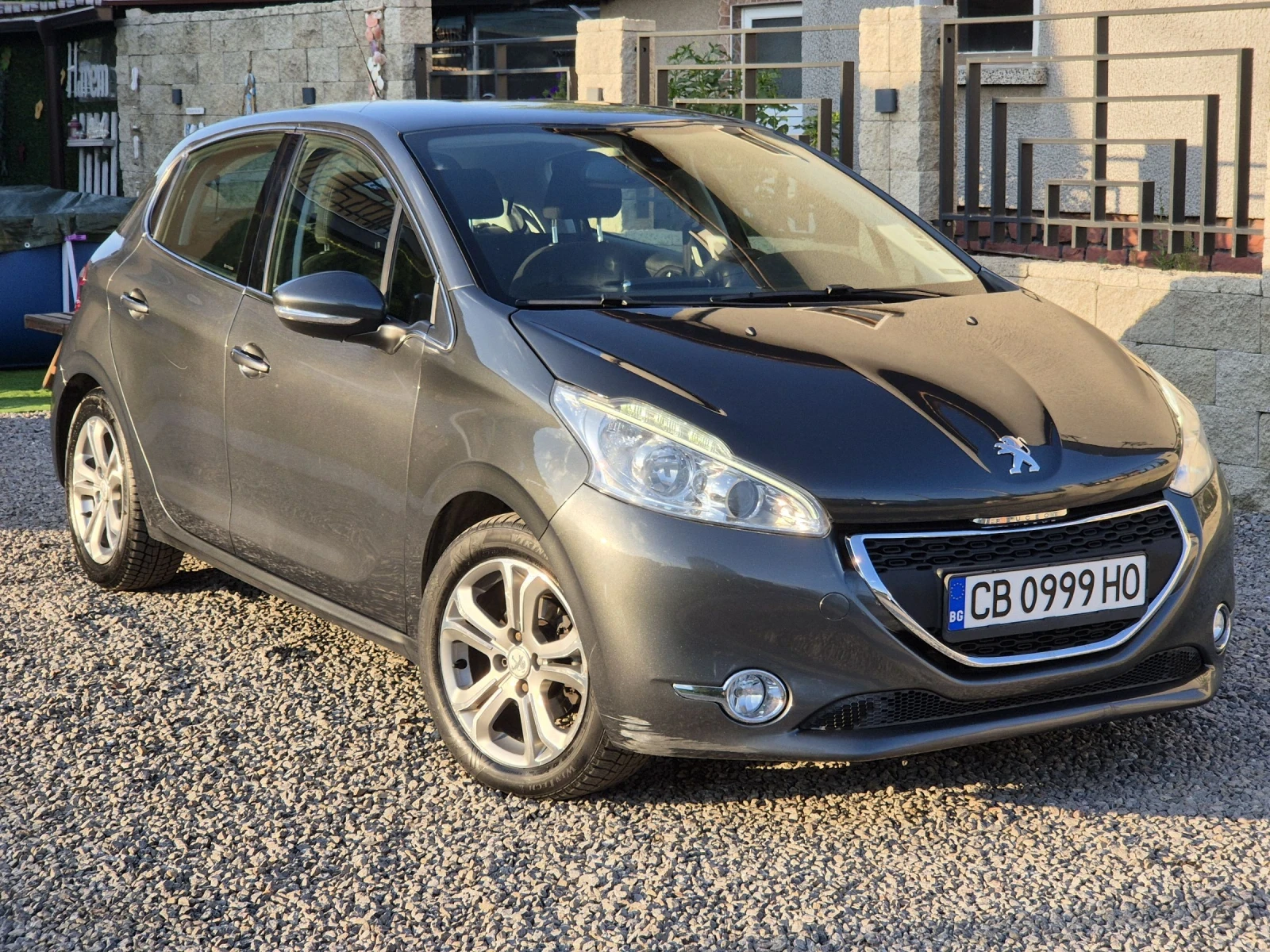 Peugeot 208 1.6 HDI  - изображение 6