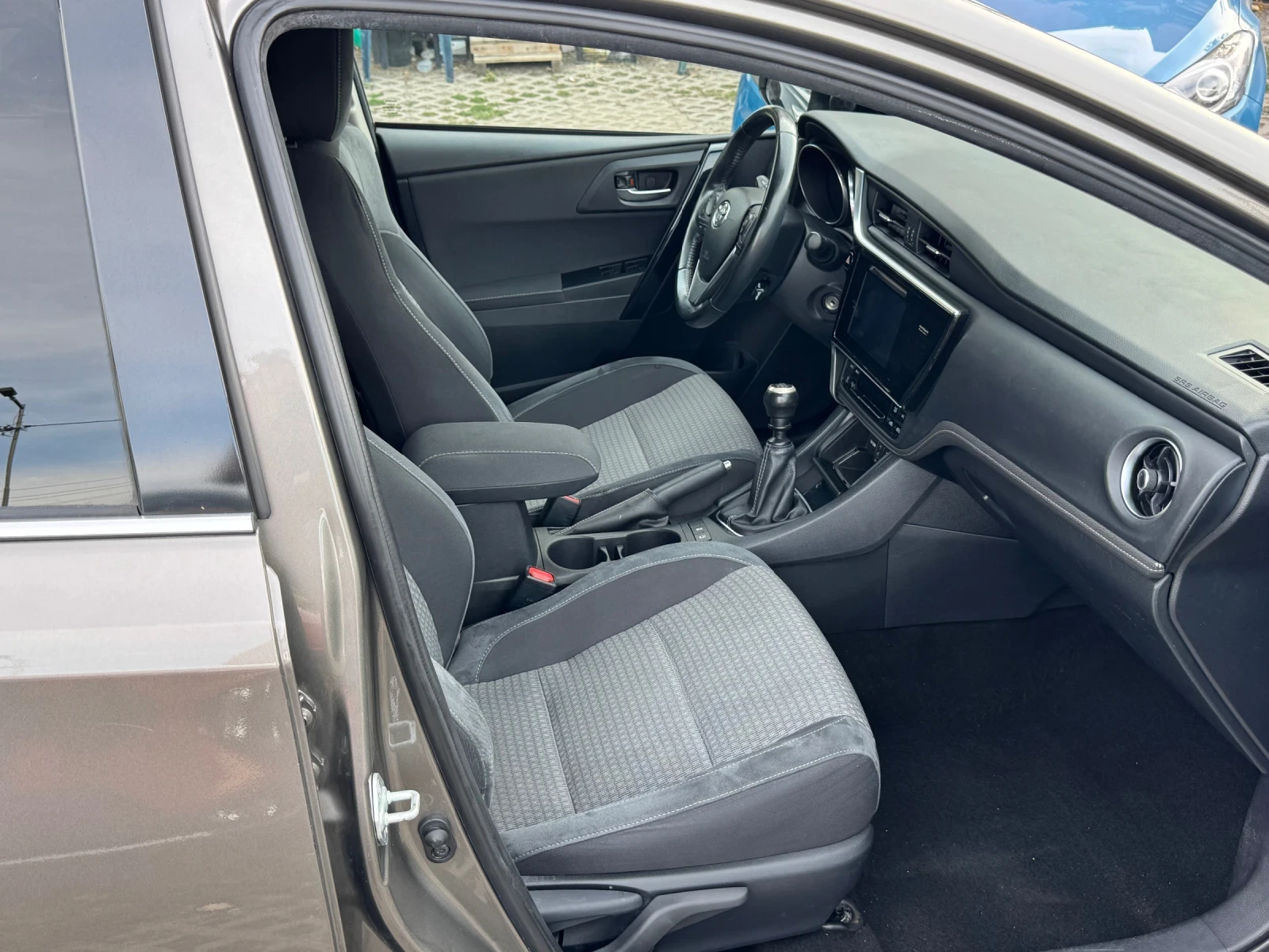 Toyota Auris EDITION S PLUS  | Mobile.bg   12