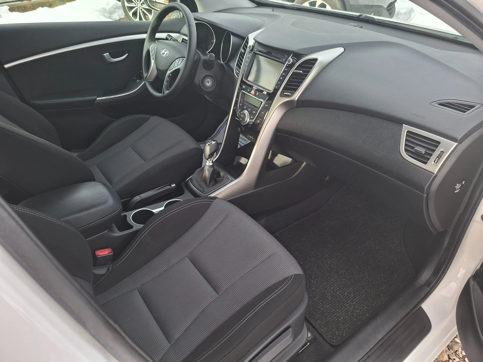Hyundai I30 1.6CRDI  NAVI | Mobile.bg � ����������� 8