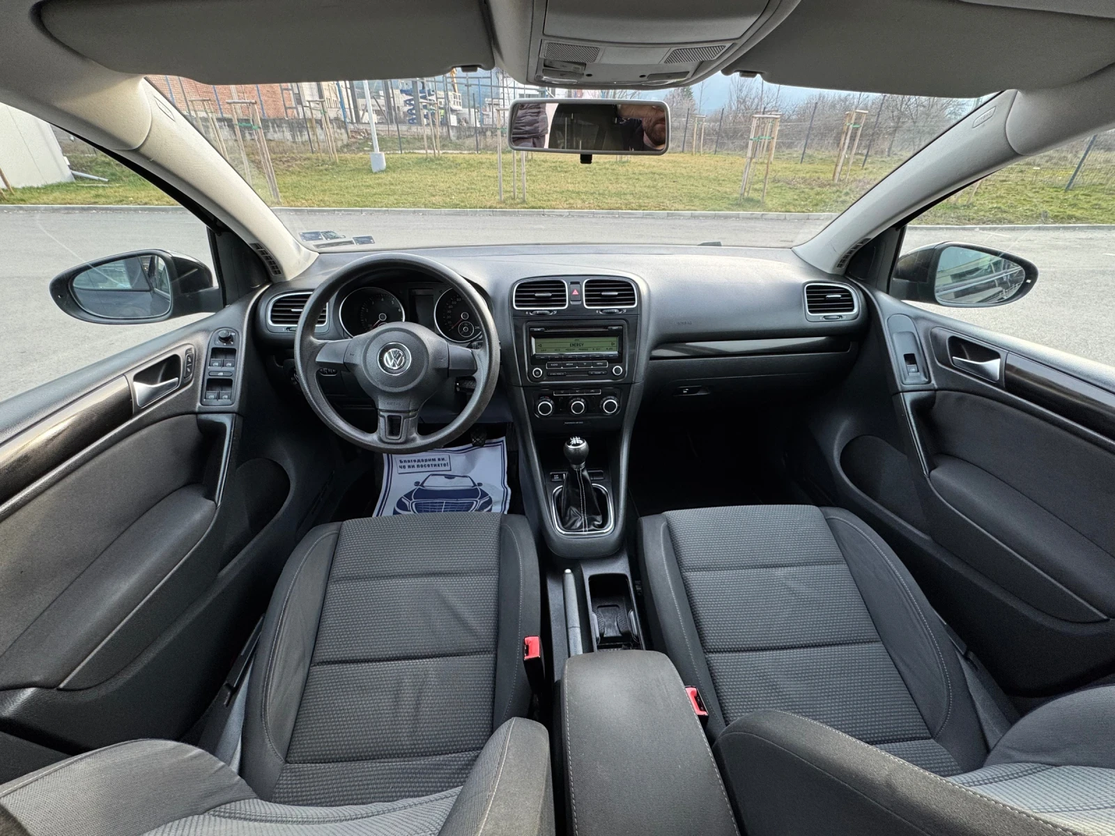 VW Golf 1.6 Фабрична газ / Бензин, снимка 6 - Автомобили и джипове - 53804012