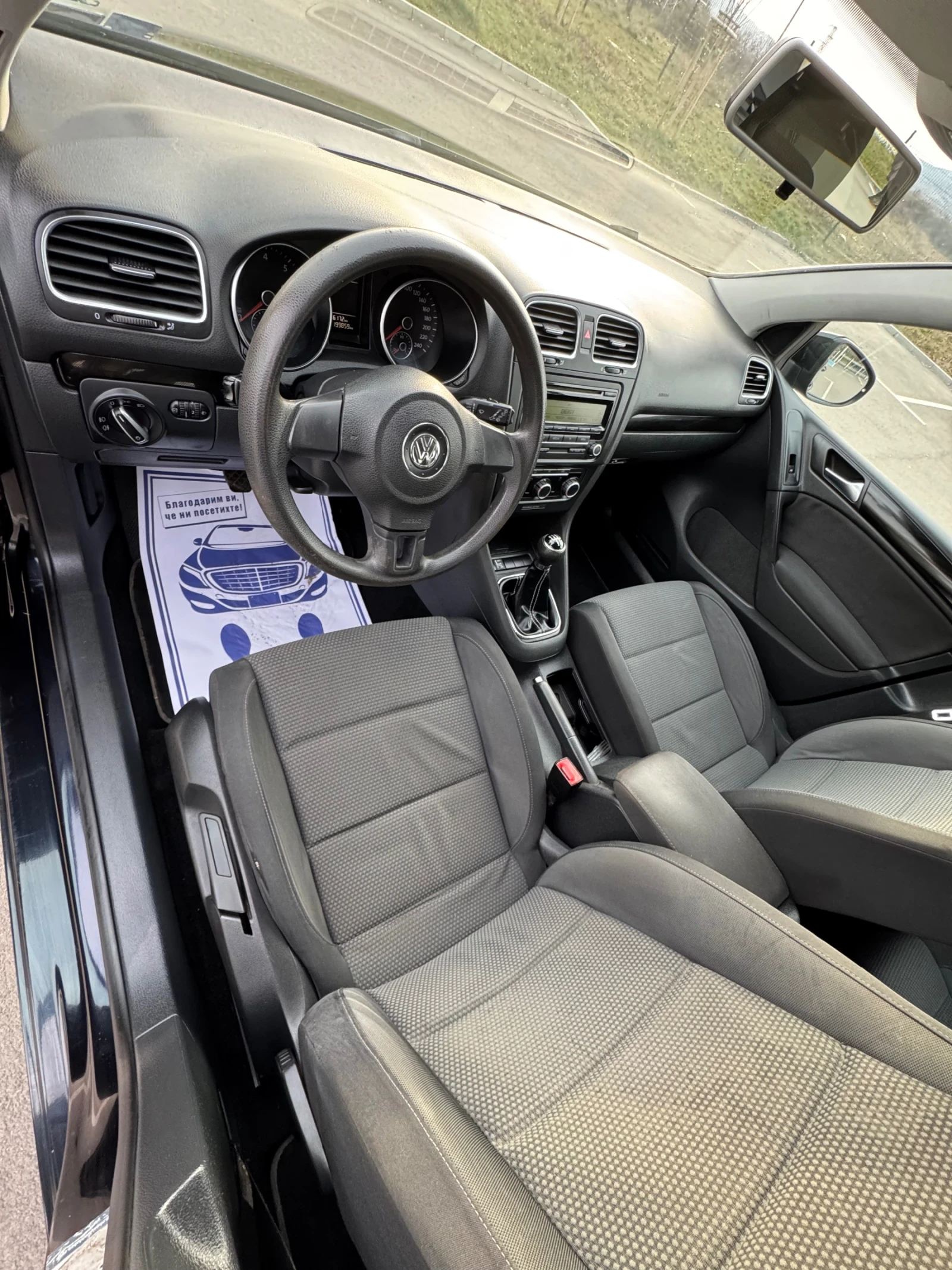 VW Golf 1.6 Фабрична газ / Бензин, снимка 9 - Автомобили и джипове - 53804012