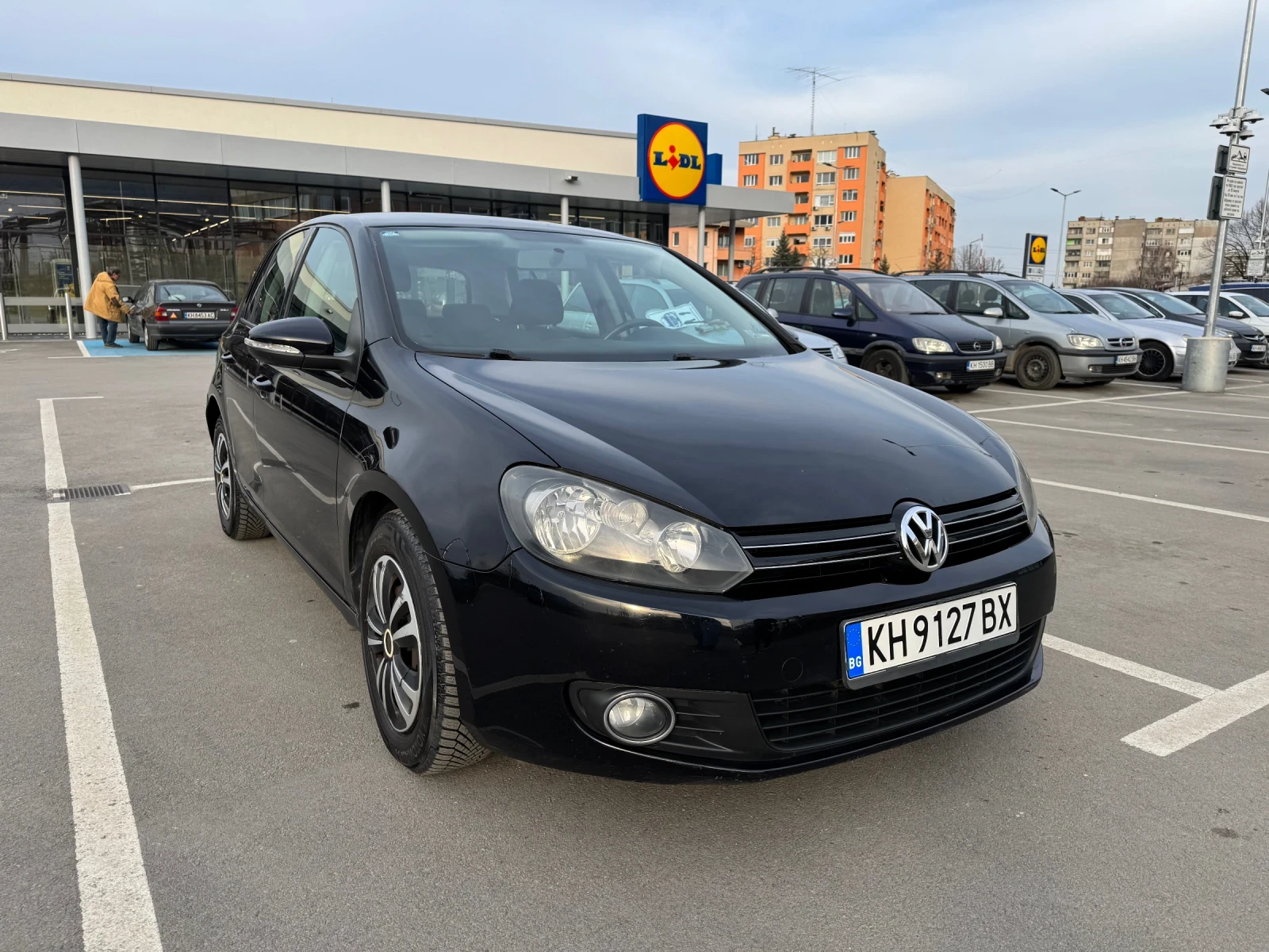 VW Golf 1.6 Фабрична газ / Бензин
