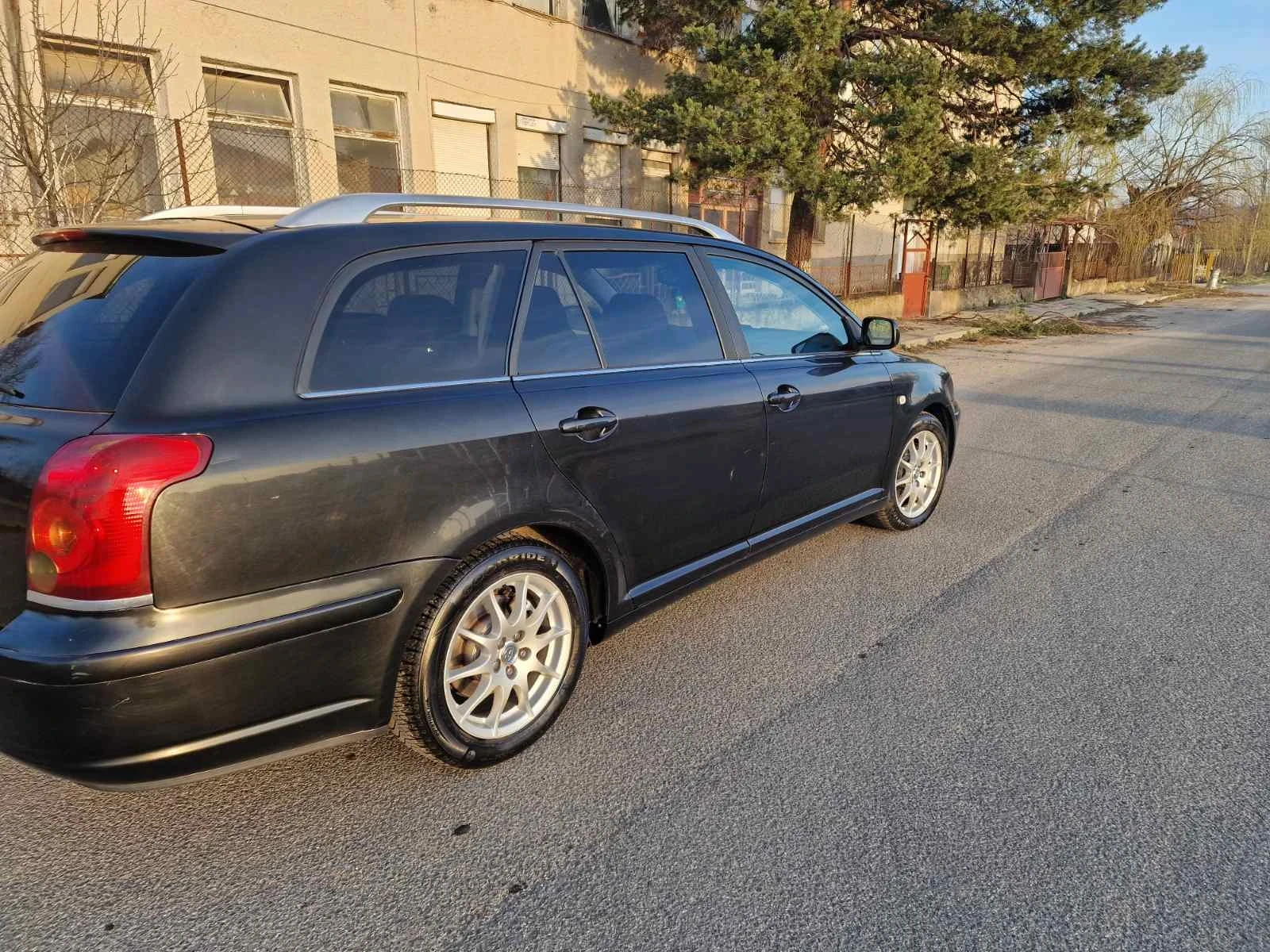 Toyota Avensis, снимка 8 - Автомобили и джипове - 53932475