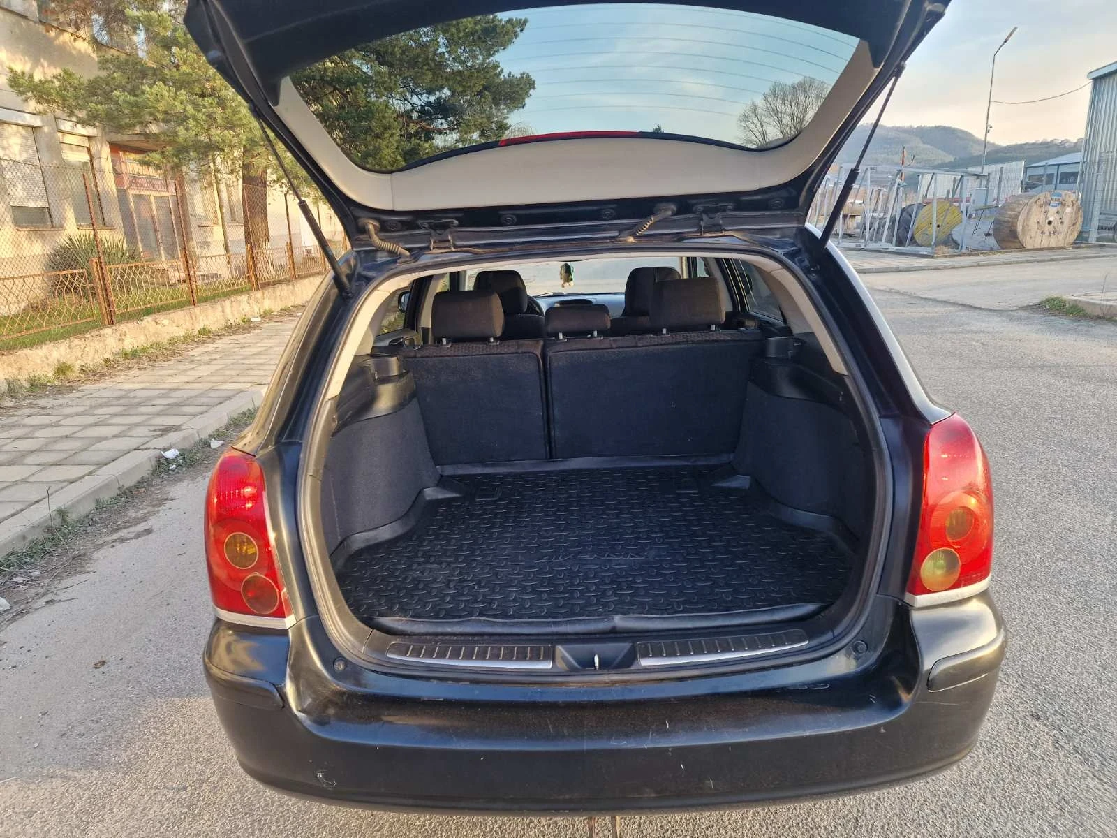 Toyota Avensis, снимка 6 - Автомобили и джипове - 53932475