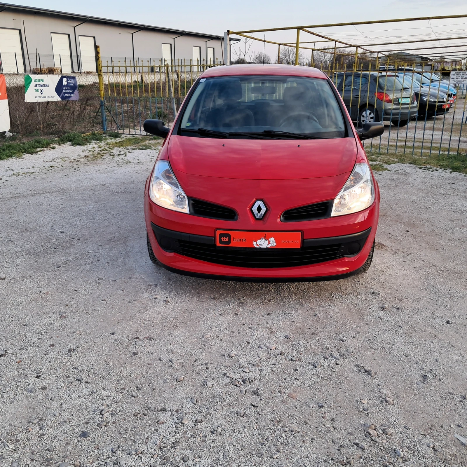 Renault Clio 1.2I, снимка 6 - Автомобили и джипове - 53978598