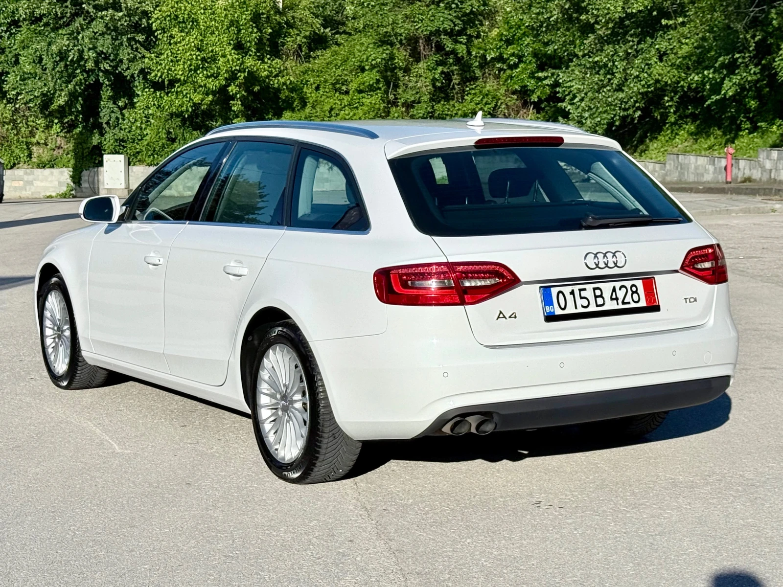 Audi A4 2.0TDI* Navi* Facelift* LED* BiXenon* Euro5B* , снимка 2 - Автомобили и джипове - 54707262