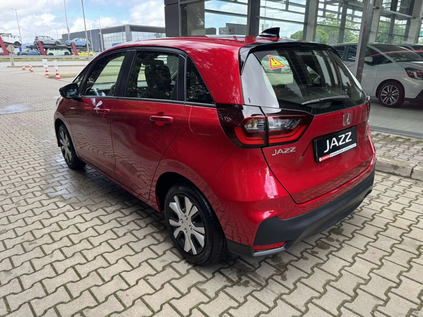 Honda Jazz 1.5 i-MMD Hybrid Elegance, снимка 6 - Автомобили и джипове - 54749159