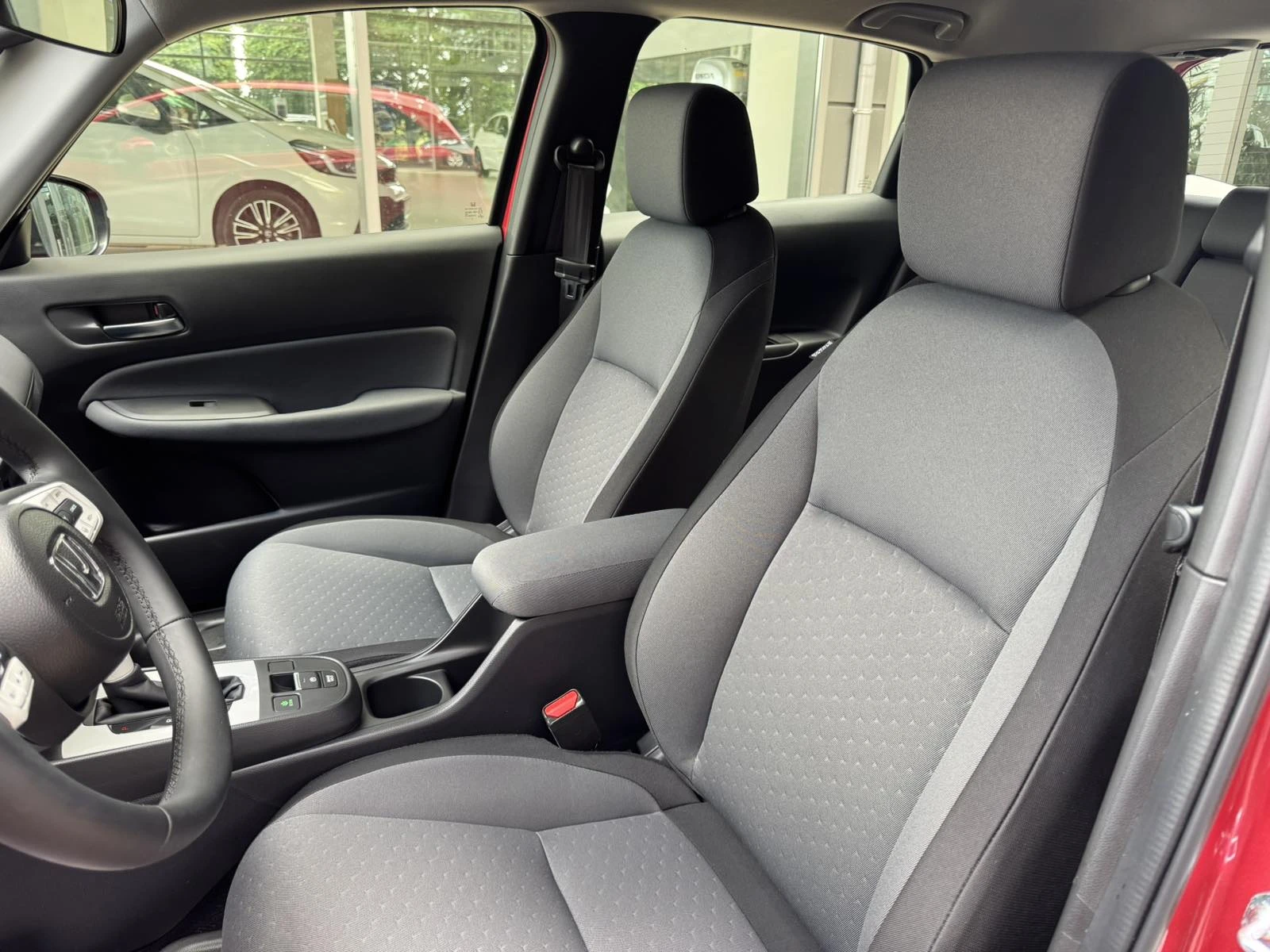 Honda Jazz 1.5 i-MMD Hybrid Elegance, снимка 11 - Автомобили и джипове - 54749159