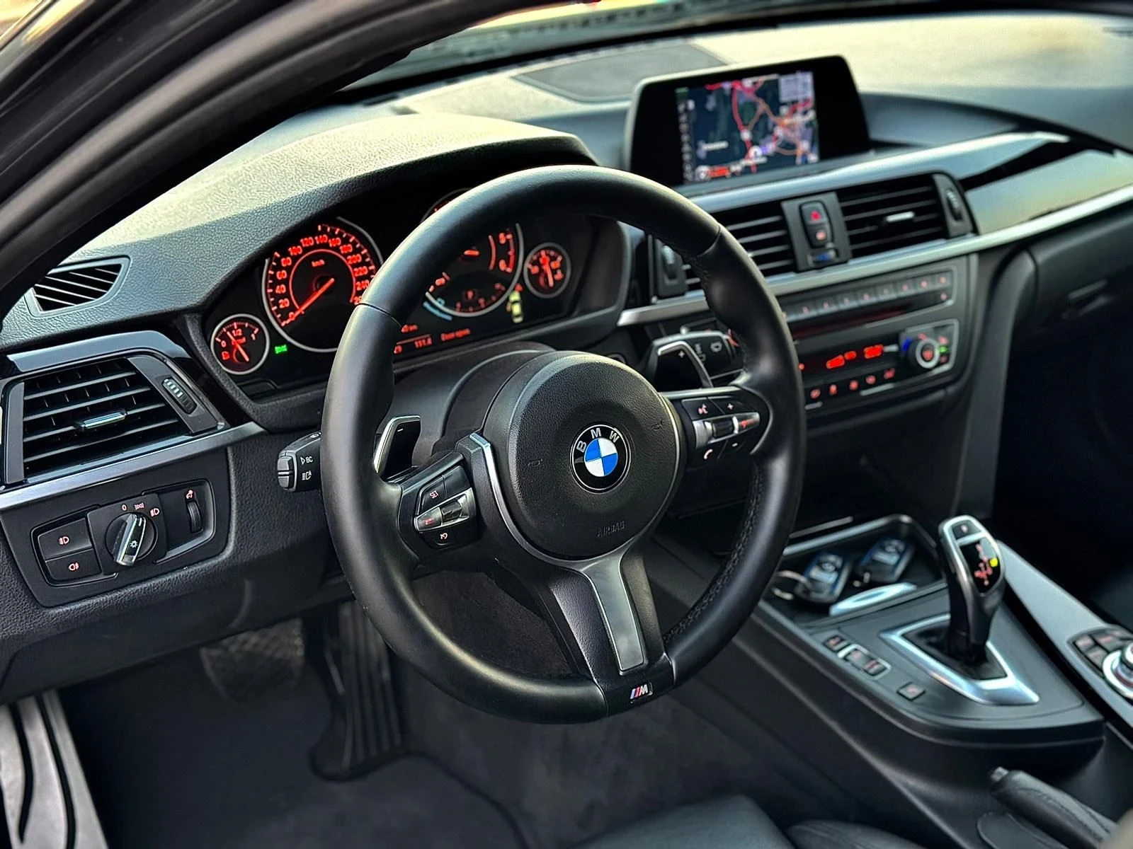 BMW 320, снимка 9 - Автомобили и джипове - 54752272