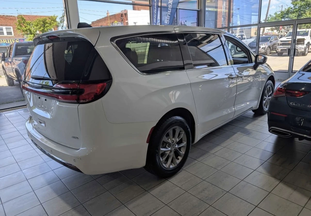 Chrysler Pacifica TOURING L * ПОДГРЕВ * КАМЕРА * CARFAX * , снимка 3 - Автомобили и джипове - 54929116