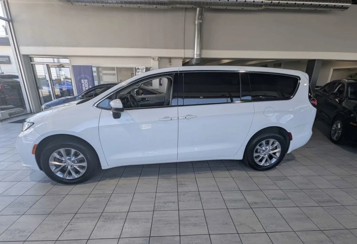 Chrysler Pacifica TOURING L * ПОДГРЕВ * КАМЕРА * CARFAX * , снимка 5 - Автомобили и джипове - 54929116