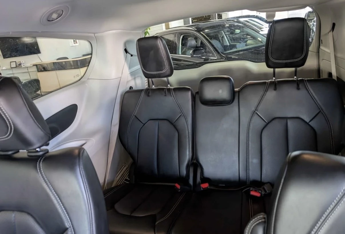 Chrysler Pacifica TOURING L * ПОДГРЕВ * КАМЕРА * CARFAX * , снимка 12 - Автомобили и джипове - 54929116
