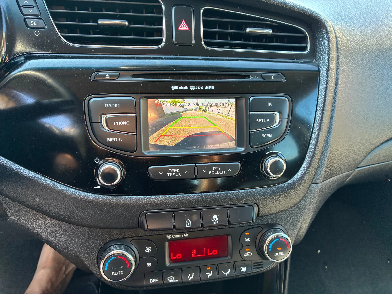 Kia Ceed 1.4 газ фабрична, снимка 8 - Автомобили и джипове - 54968772