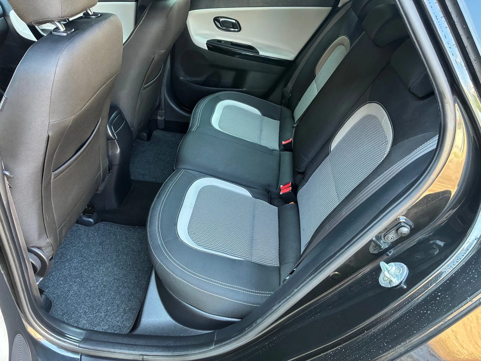 Kia Ceed 1.4 газ фабрична, снимка 12 - Автомобили и джипове - 54968772