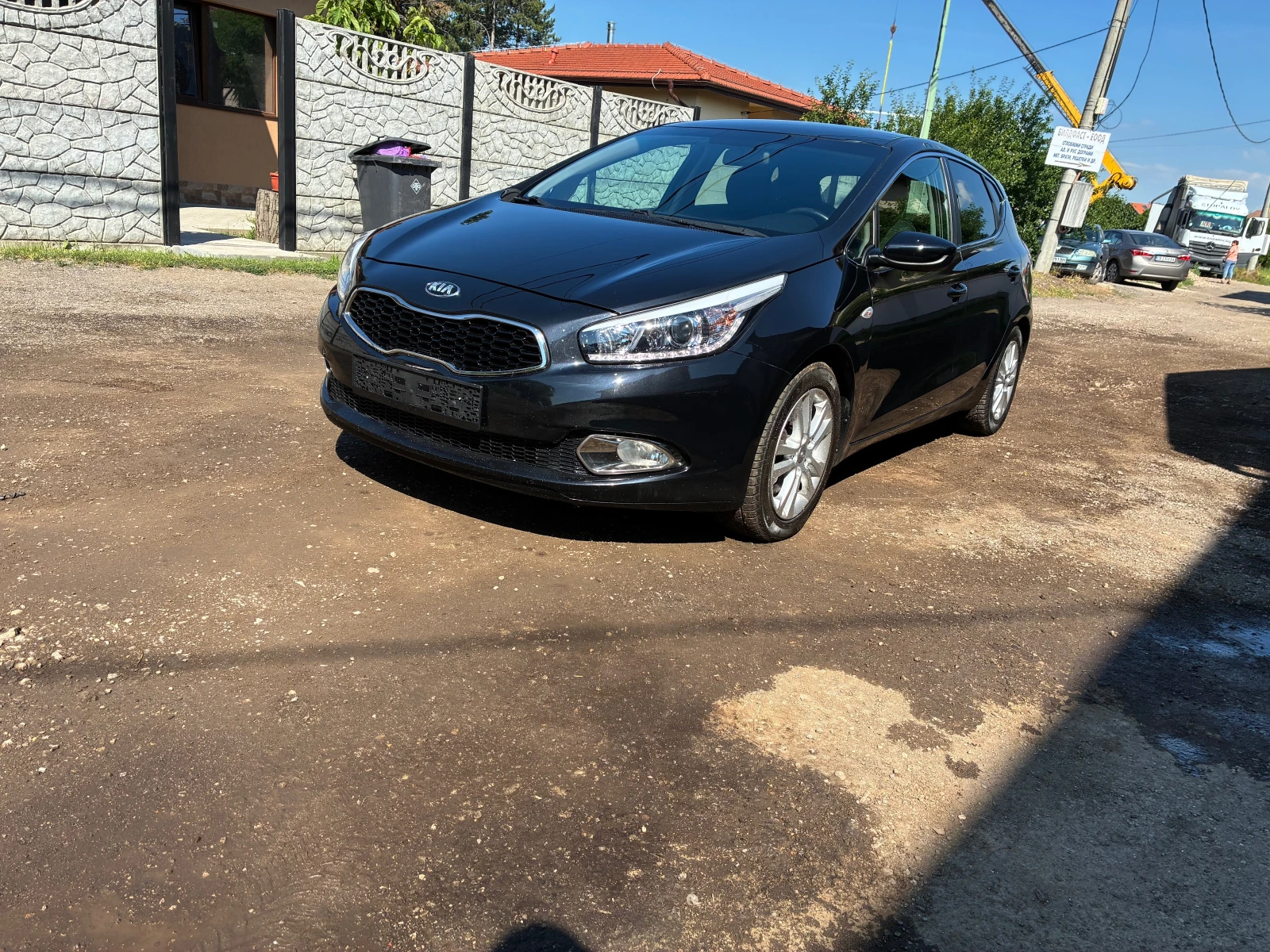 Kia Ceed 1.4 газ фабрична, снимка 2 - Автомобили и джипове - 54968772