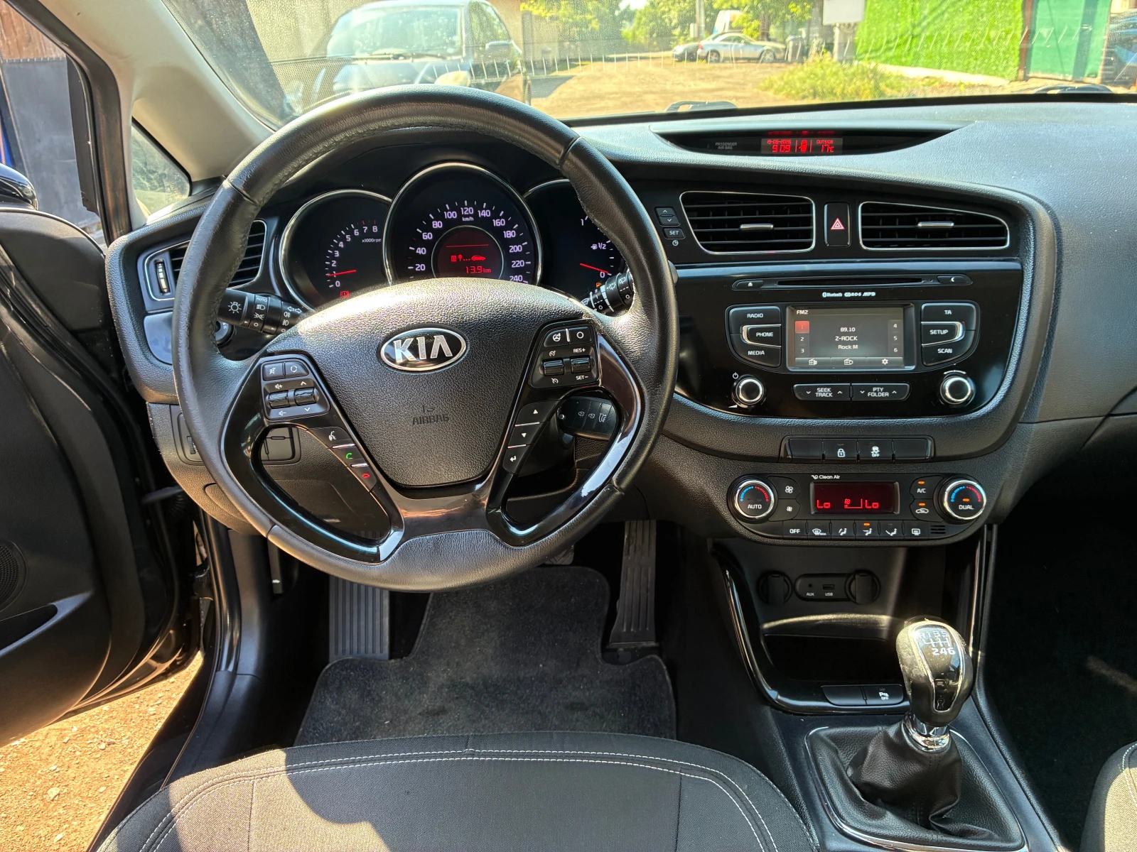 Kia Ceed 1.4 газ фабрична, снимка 10 - Автомобили и джипове - 54968772