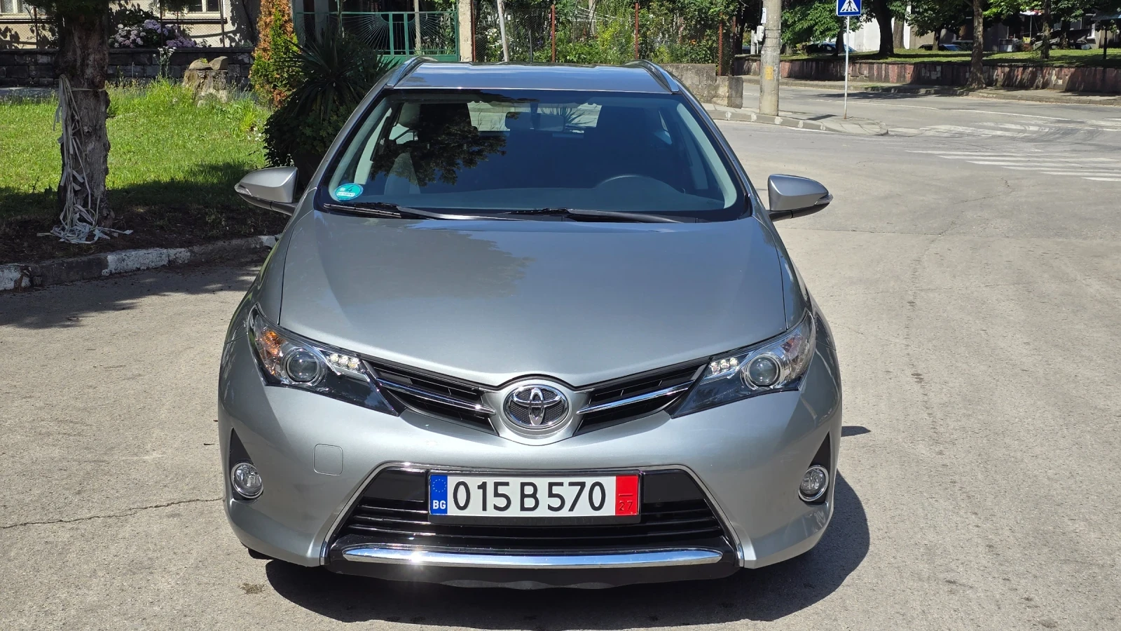 Toyota Auris 1.6i ШВЕЙЦАРИЯ , снимка 2 - Автомобили и джипове - 55035869