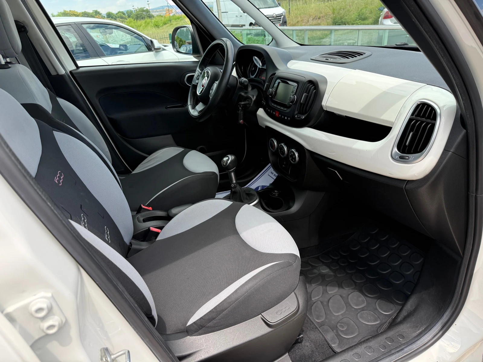Fiat 500L 1.3MultiJet, Panorama, снимка 11 - Автомобили и джипове - 55221243
