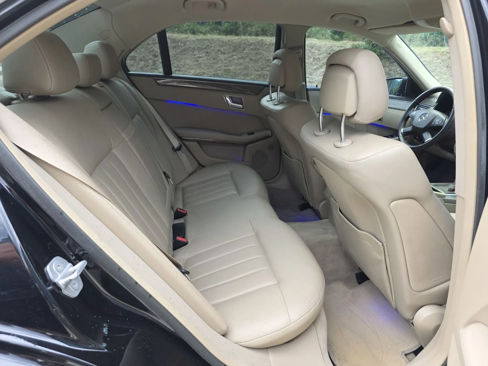 Mercedes-Benz E 250 Топ състояние Само на 165 000 реални доказуеми, снимка 11 - Автомобили и джипове - 55250792