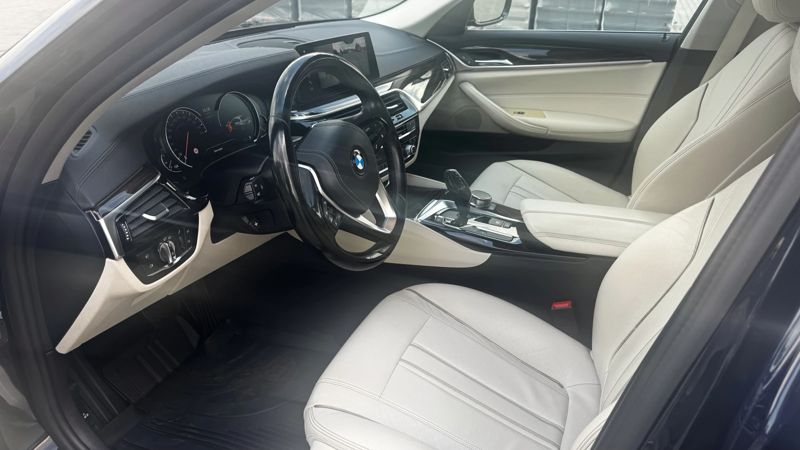 BMW 530 Xdrive, снимка 8 - Автомобили и джипове - 55324098