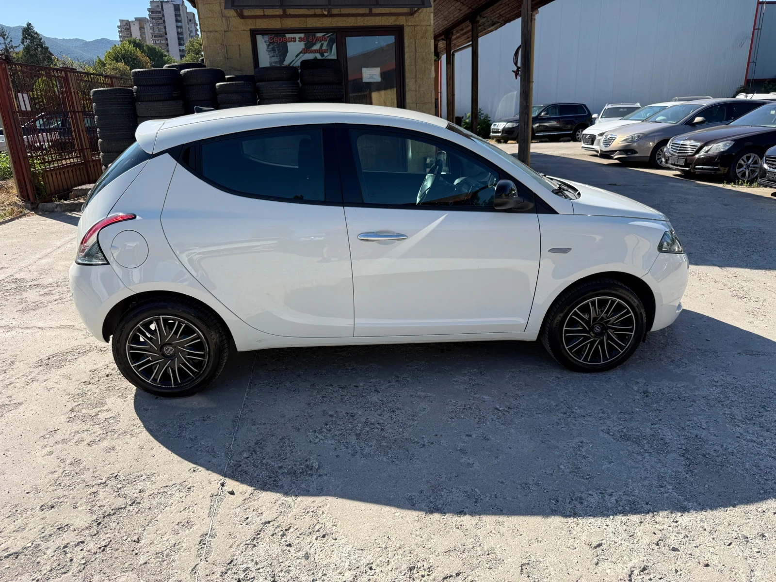 Lancia Ypsilon 1.0i hybrid+ ГАЗ, снимка 4 - Автомобили и джипове - 55674425