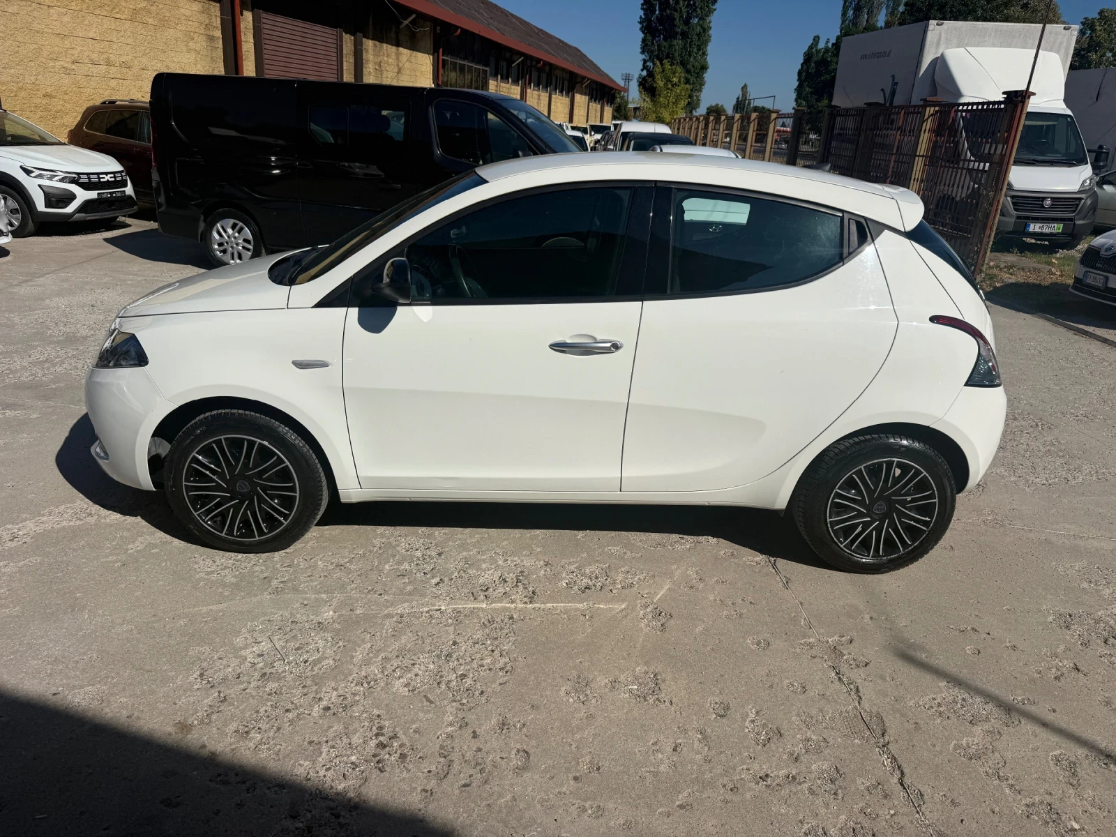 Lancia Ypsilon 1.0i hybrid+ ГАЗ, снимка 5 - Автомобили и джипове - 55674425