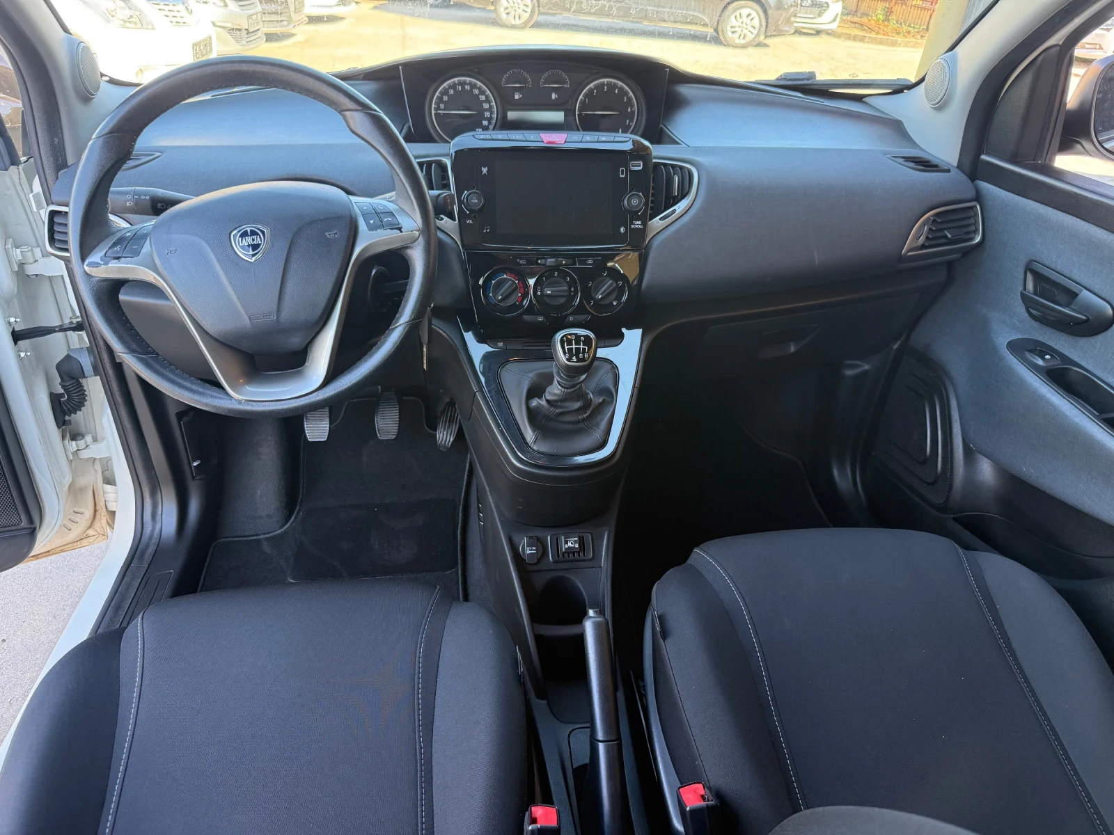 Lancia Ypsilon 1.0i hybrid+ ГАЗ, снимка 9 - Автомобили и джипове - 55674425