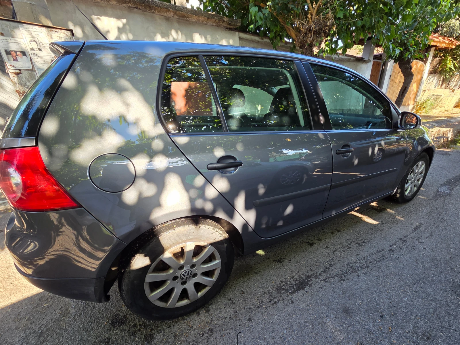 VW Golf 1.6, снимка 4 - Автомобили и джипове - 55979850