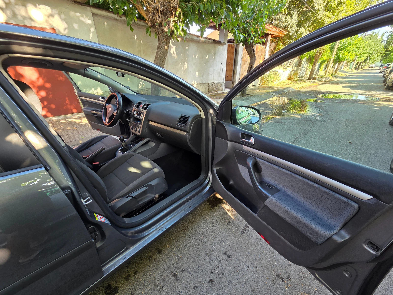 VW Golf 1.6, снимка 10 - Автомобили и джипове - 55979850