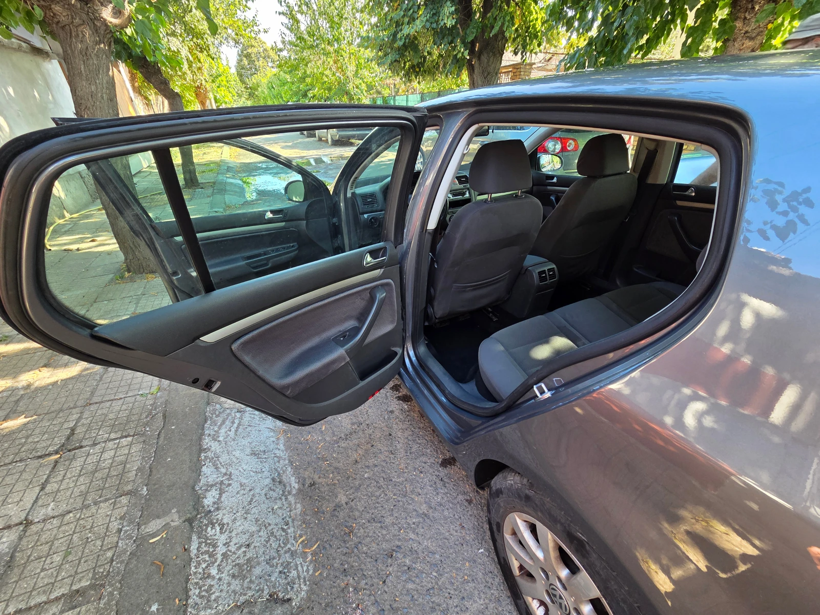VW Golf 1.6, снимка 12 - Автомобили и джипове - 55979850