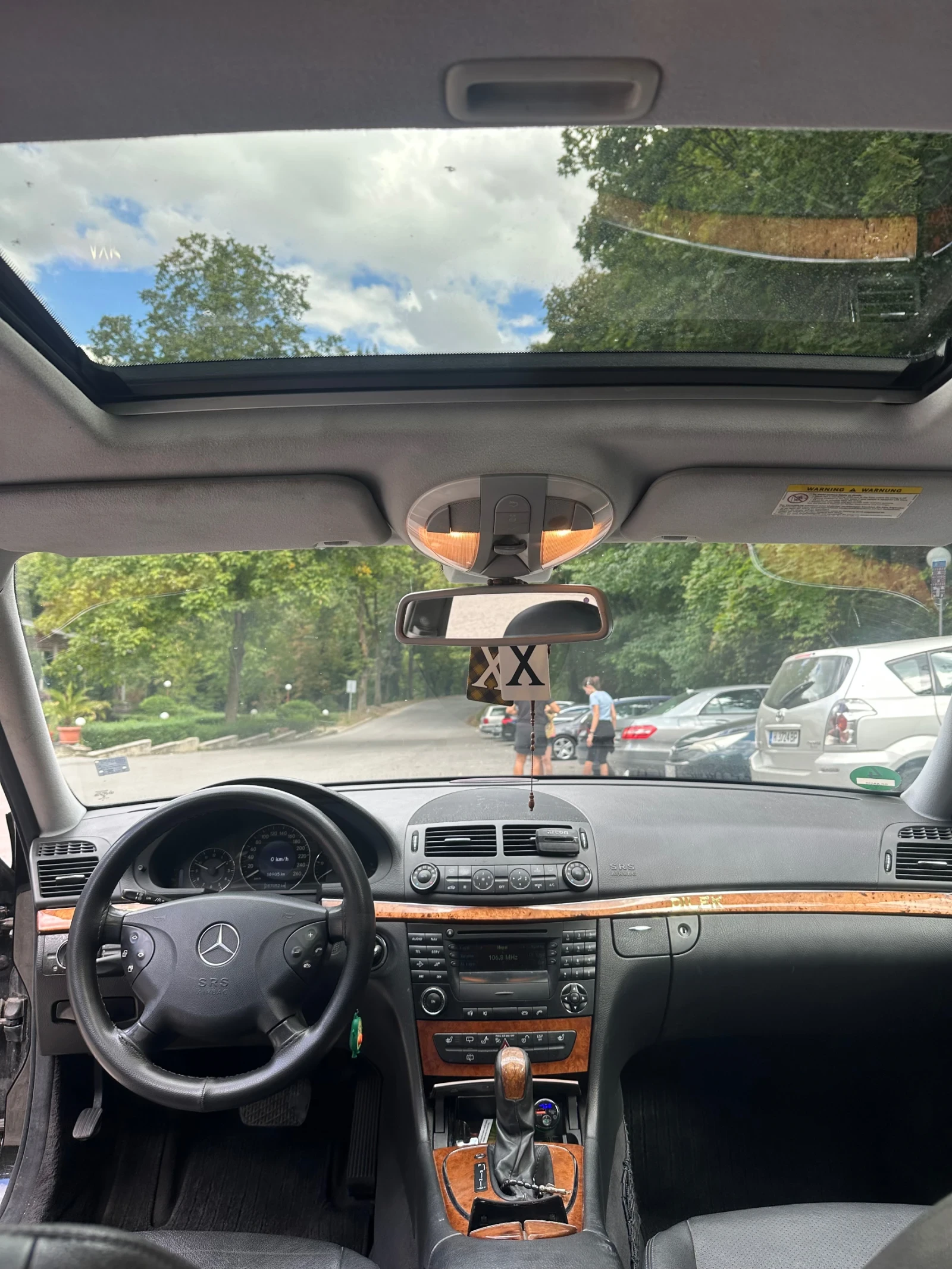 Mercedes-Benz E 280, снимка 5 - Автомобили и джипове - 56231362