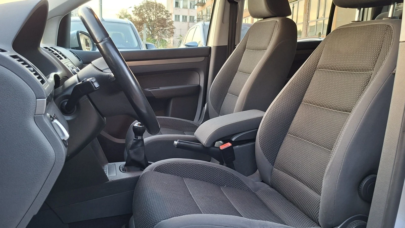 VW Touran 2.0TDI 140kc 4+ 1m | Mobile.bg � ����������� 11
