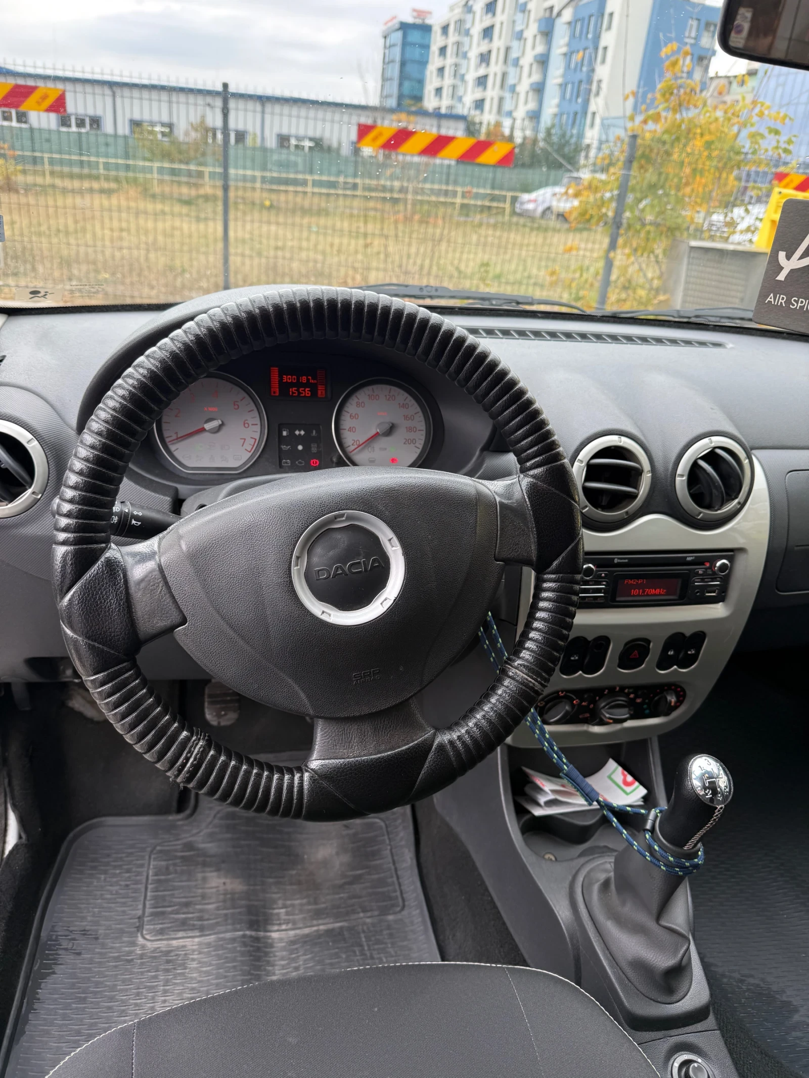 Dacia Logan, снимка 6 - Автомобили и джипове - 56553697