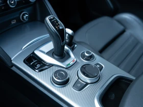 Alfa Romeo Stelvio Veloce Q4, снимка 13