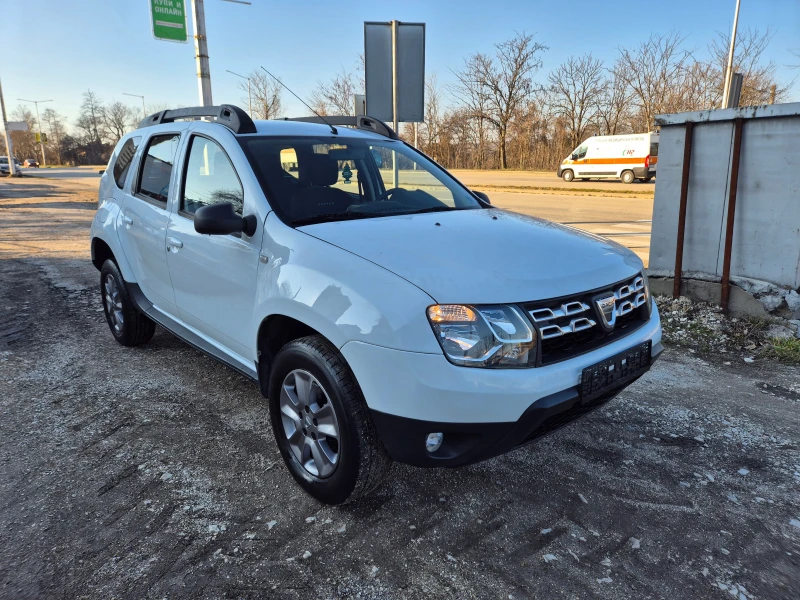 Dacia Duster 1.6i, GAS, NAVI, снимка 1 - Автомобили и джипове - 49361895