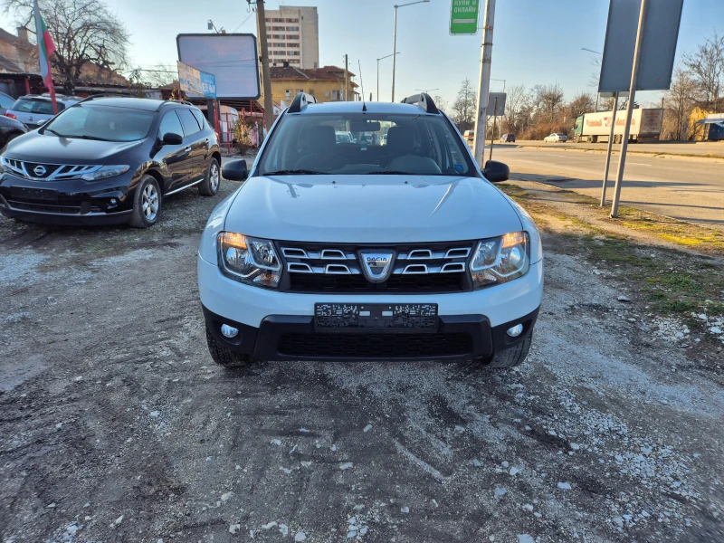 Dacia Duster 1.6i, GAS, NAVI, снимка 2 - Автомобили и джипове - 49361895