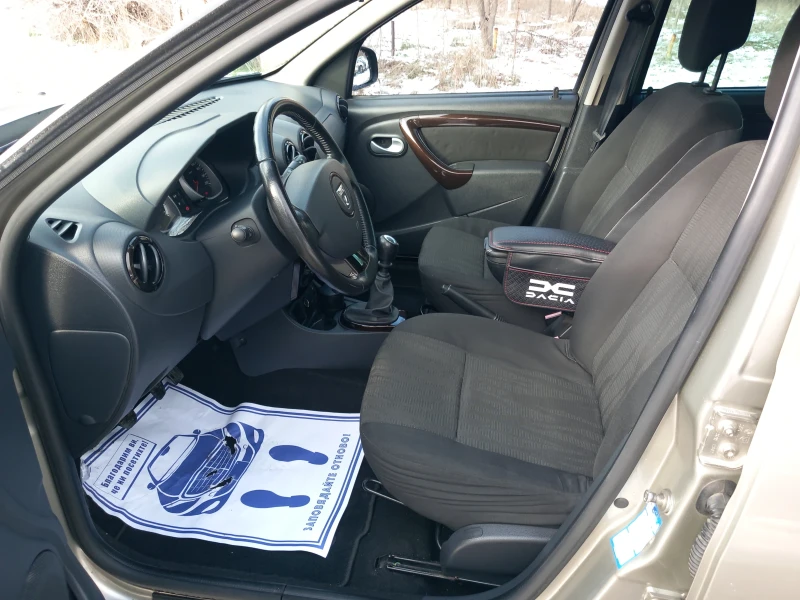 Dacia Duster 1.5 DCI, снимка 9 - Автомобили и джипове - 53088059