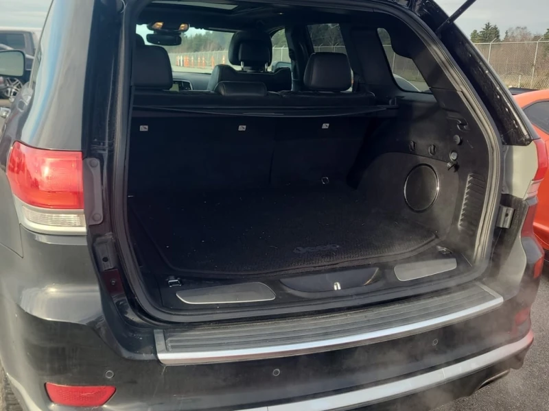 Jeep Grand cherokee 2019 SUMMIT * CARFAX * БЕЗ ПЪРВОНАЧАЛНА ВНОСКА, снимка 13 - Автомобили и джипове - 53096722