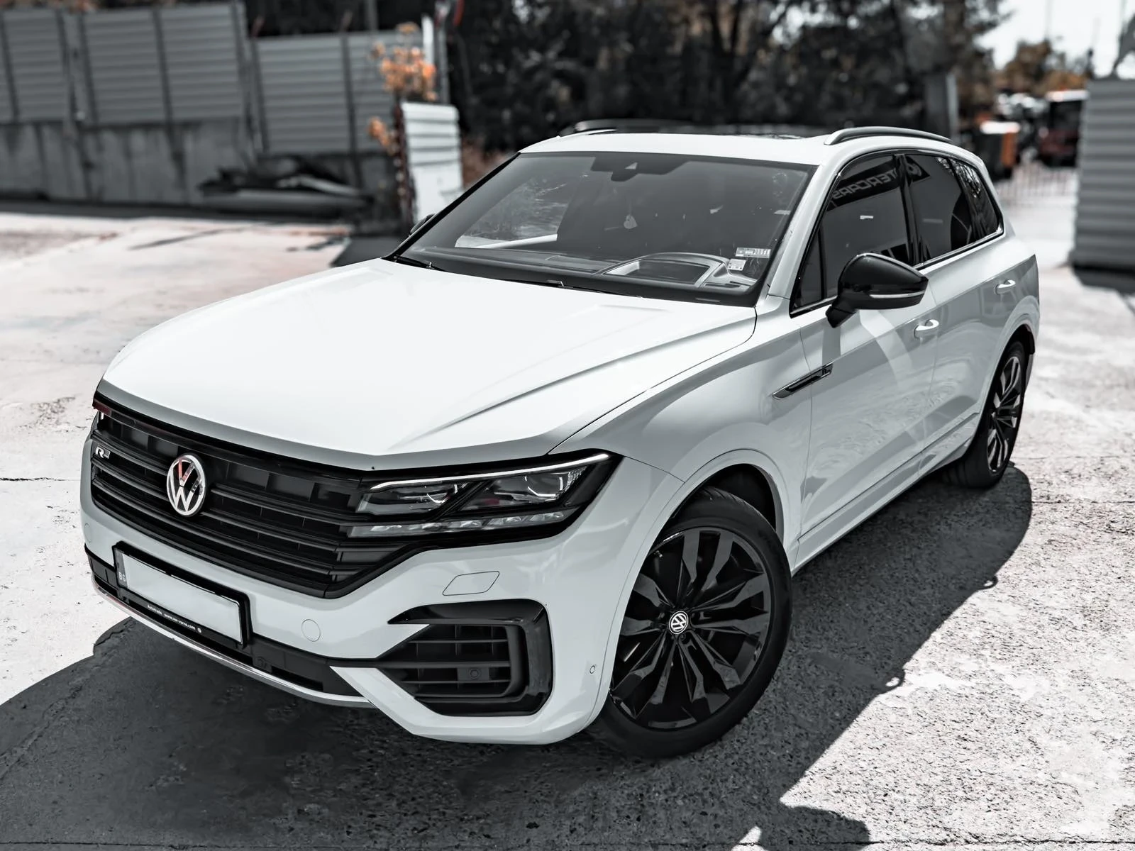 VW Touareg  3.0 TDI V6 286 к.с. R-Line 4MOTION - изображение 2