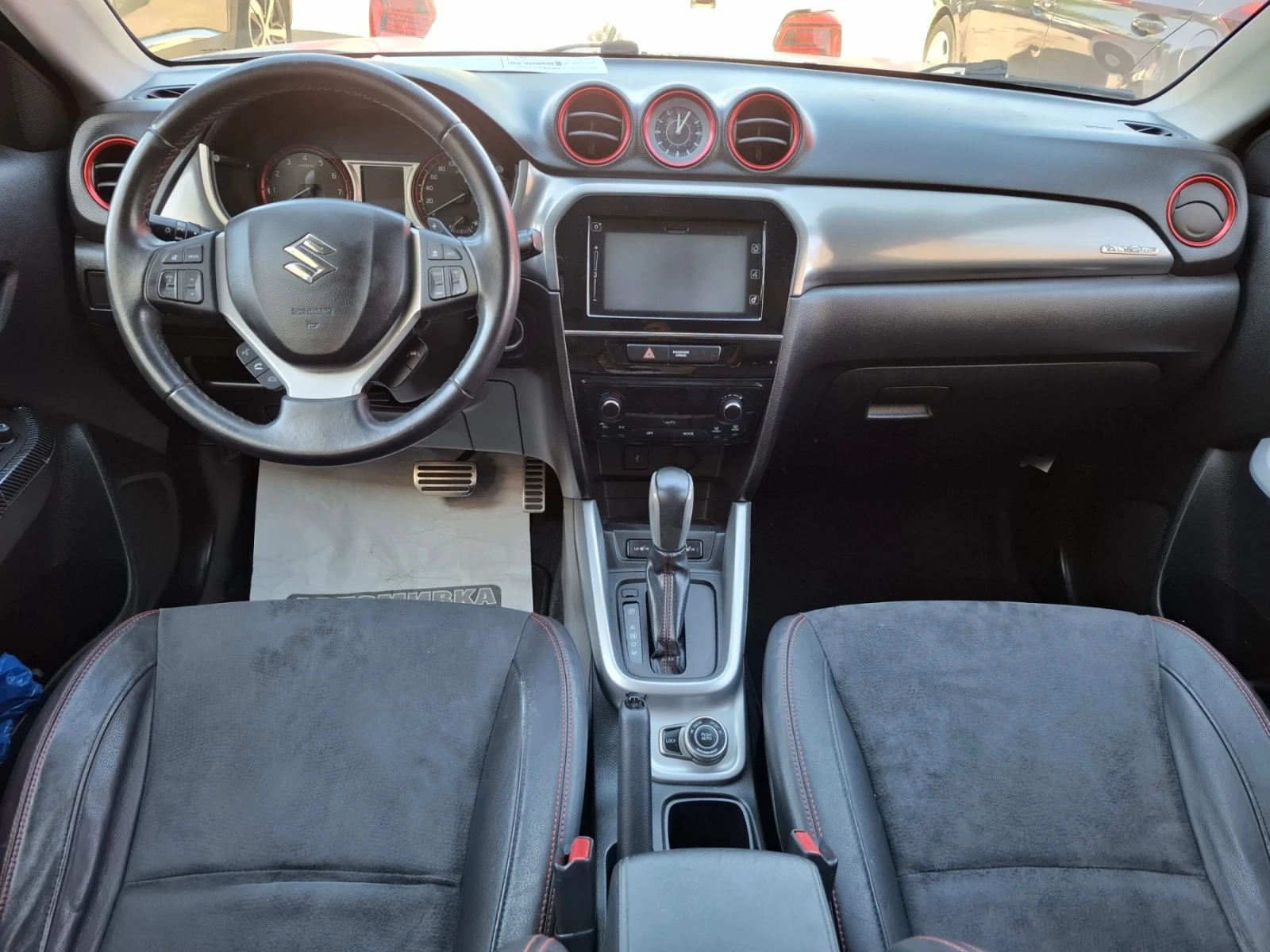 Suzuki Vitara 1.4 S 4x4* АВТОМАТИК* CAMERA* KEYLESS* ALLGrip - изображение 8