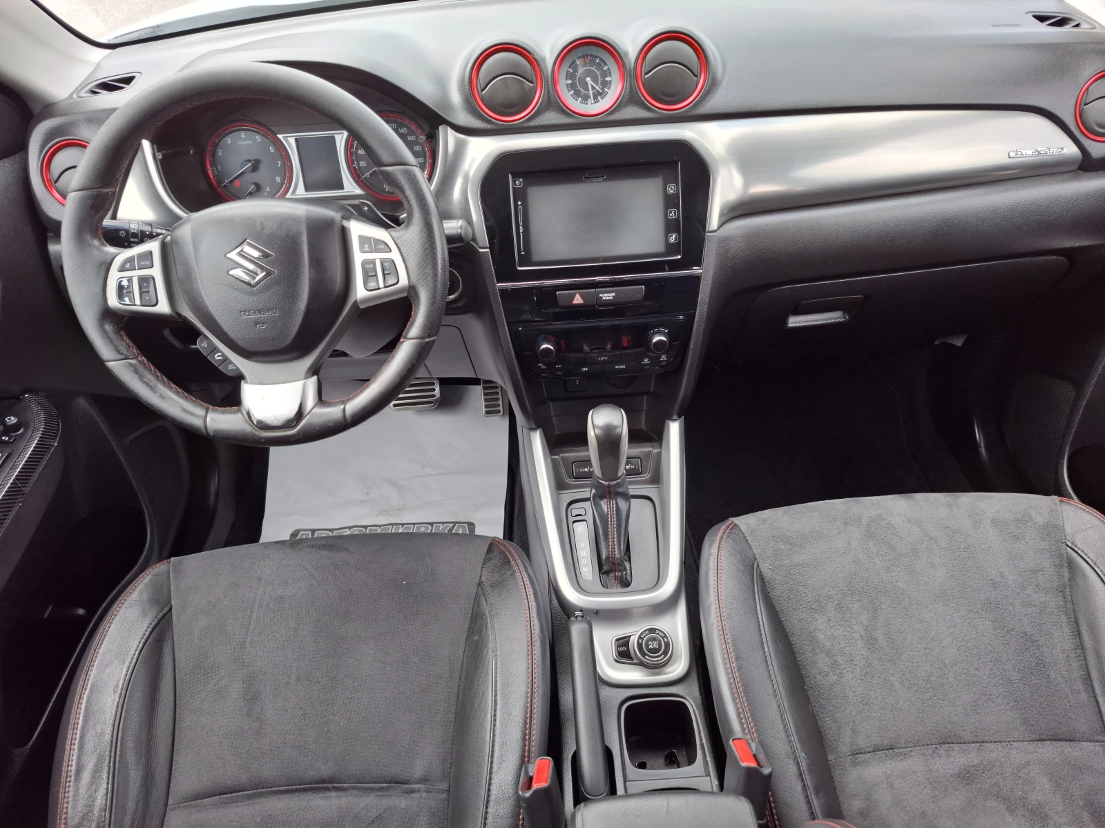 Suzuki Vitara 1.4 S 4x4* АВТОМАТИК* CAMERA* KEYLESS* ALLGrip - изображение 9