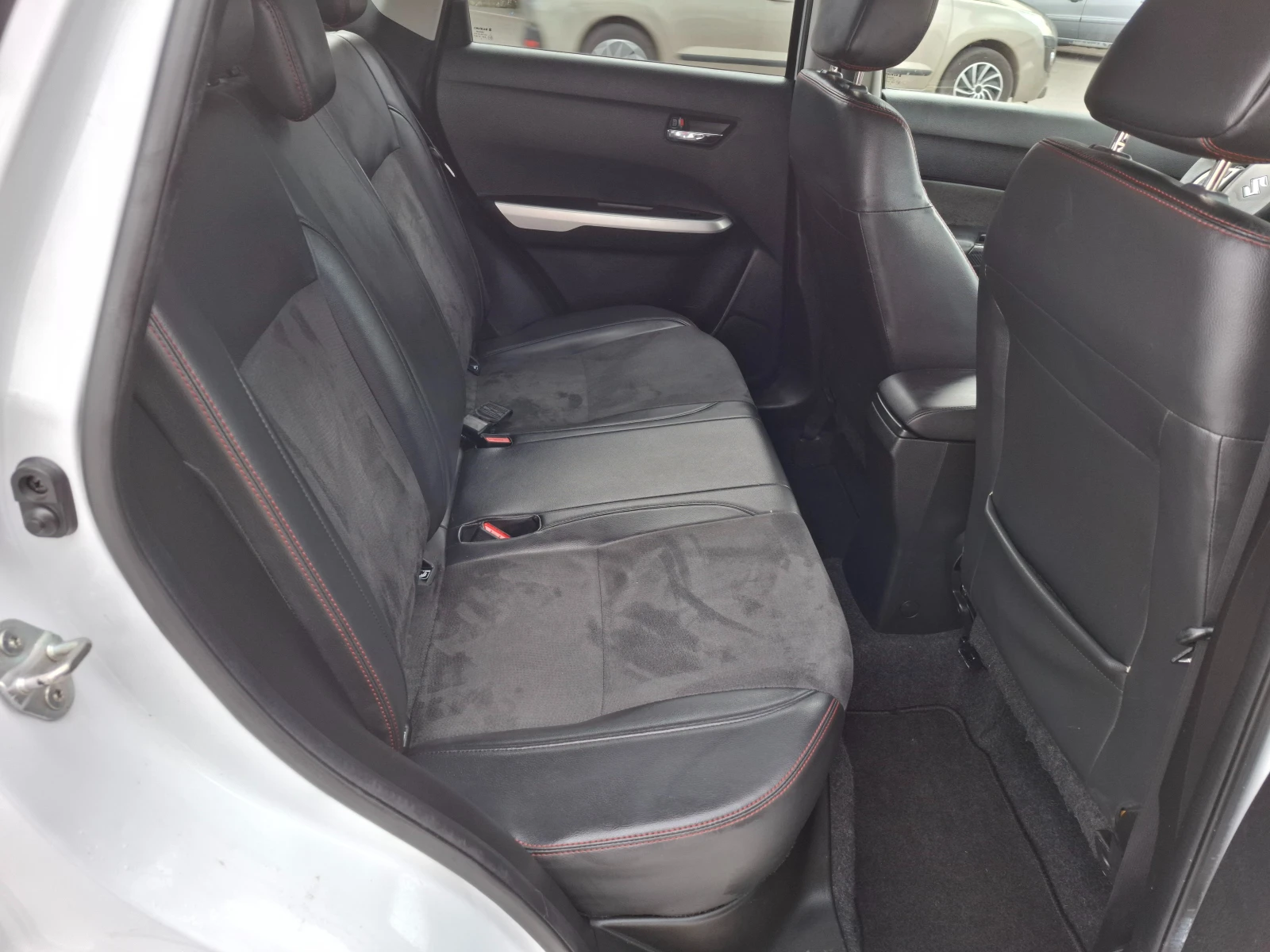Suzuki Vitara 1.4 S 4x4* АВТОМАТИК* CAMERA* KEYLESS* ALLGrip - изображение 8