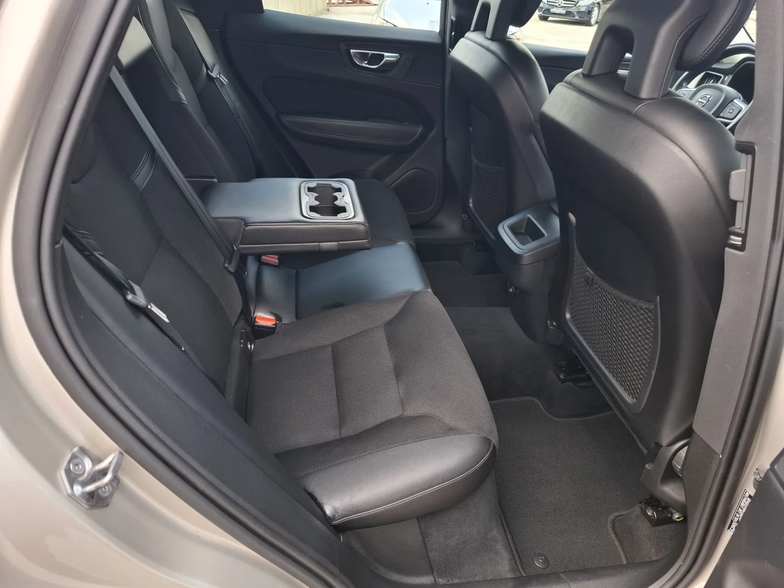 Volvo XC60 2.0 D4 AWD | Mobile.bg — изображение 11