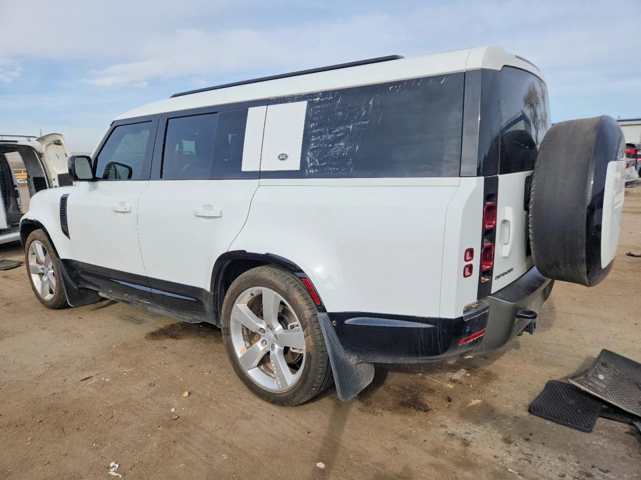 Land Rover Defender 130 X-DYNAMIC SE - изображение 2