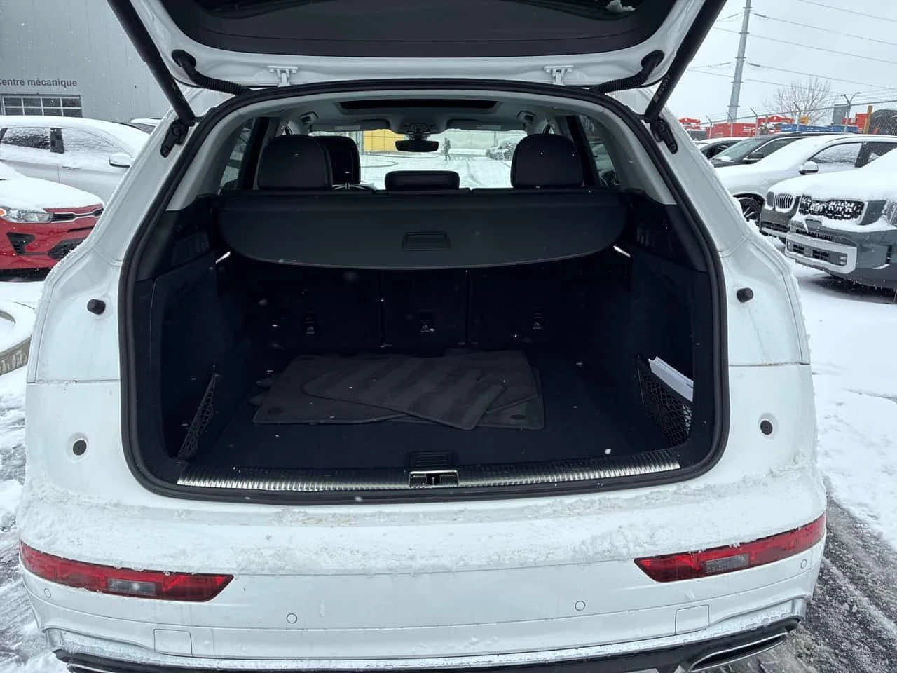 Audi Q5 QUATTRO * ДИСТРОНИК* ПАНОРАМА* DIGITAL* , снимка 12 - Автомобили и джипове - 53952413